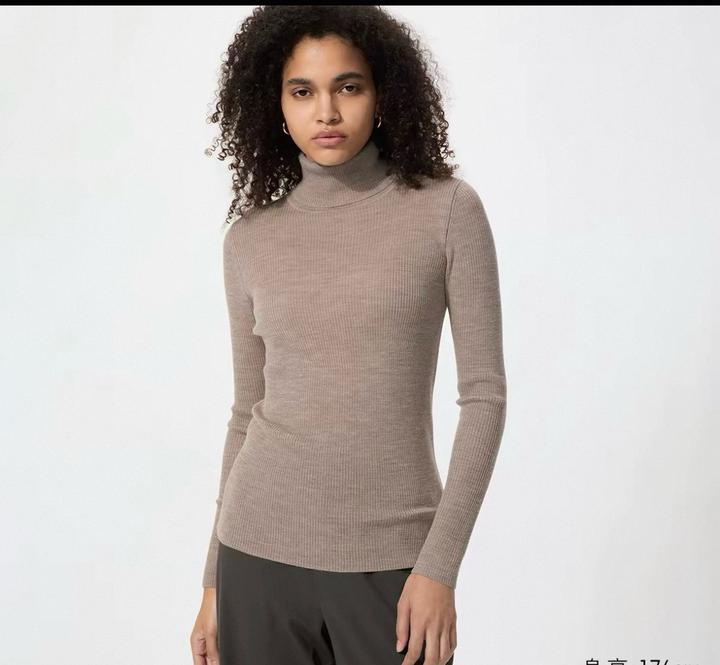 Uniqlo Водолазка в рубчик Uniclo