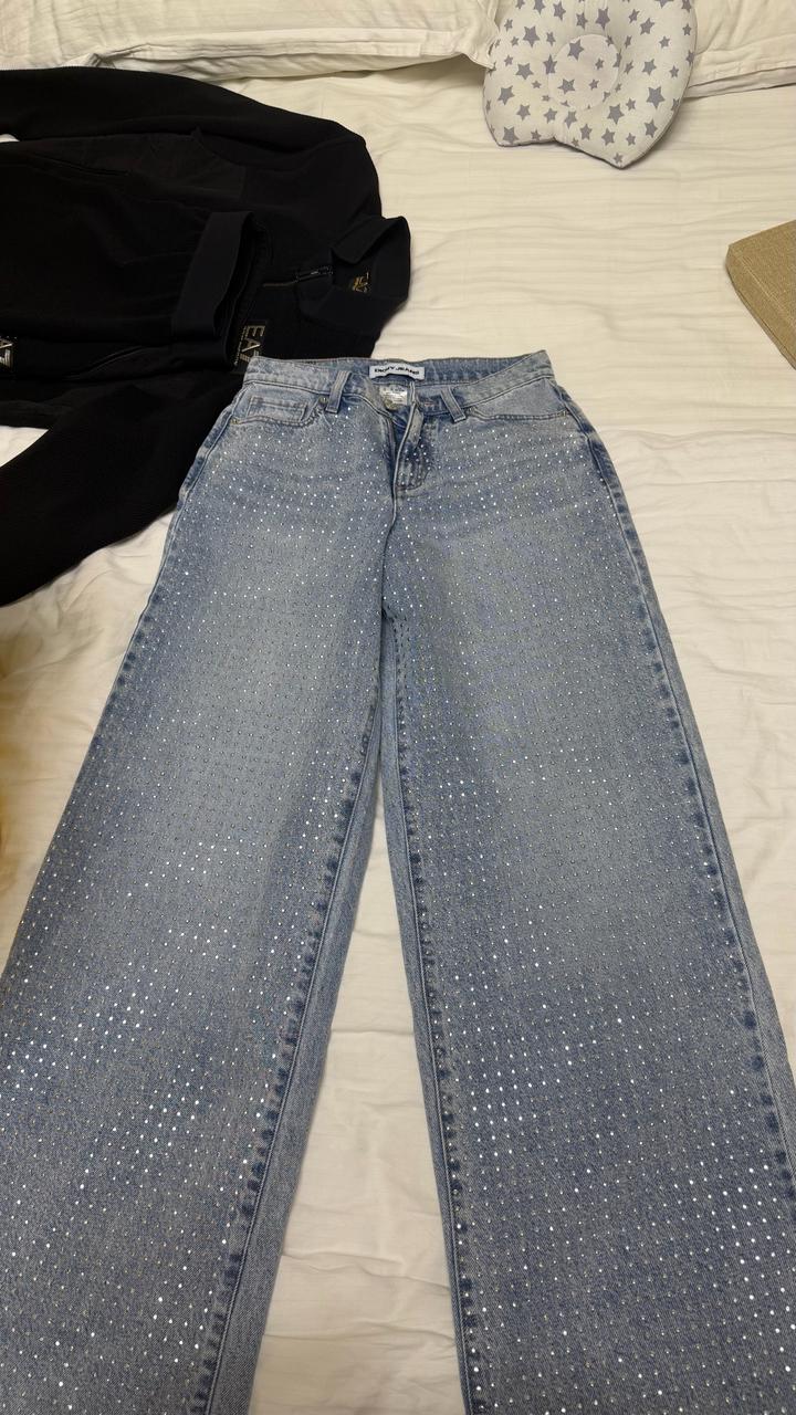 Джинсы DKNY JEANS со стразами