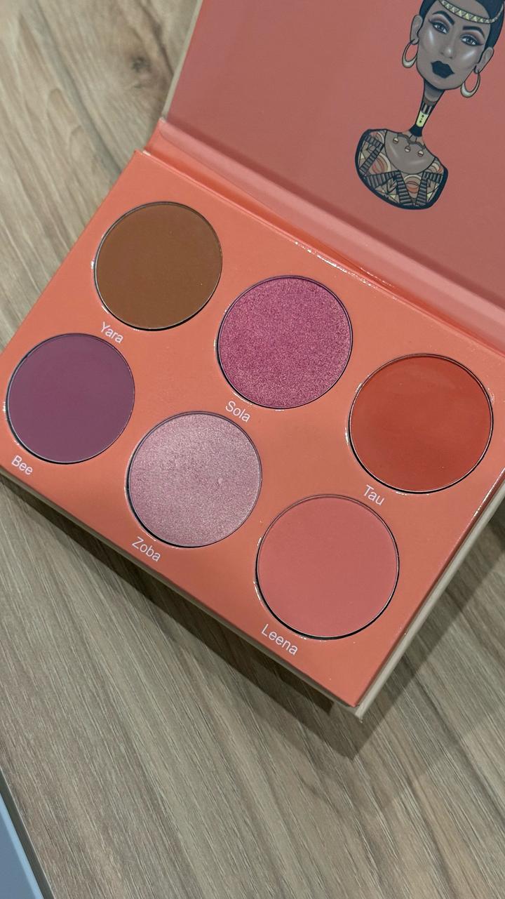 Juvia's Place Палетка румян Juvia’s Place The Saharan Blush Vol. II