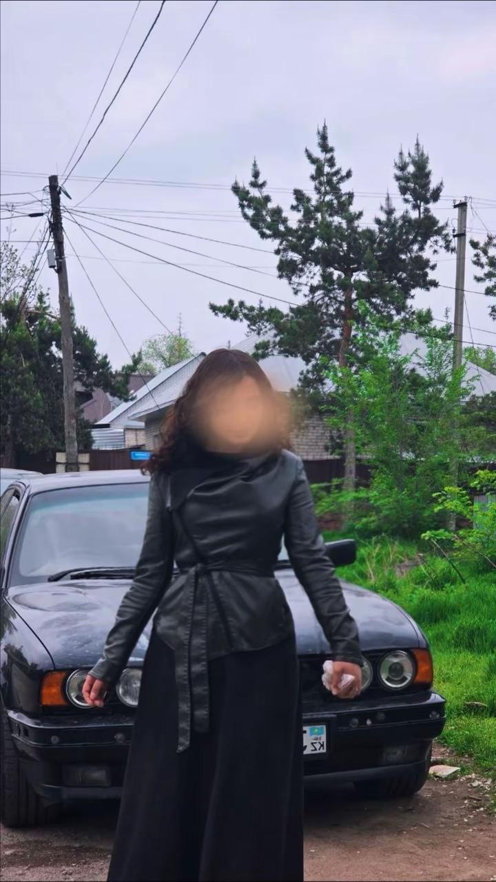 Куртка из экокожи с поясом