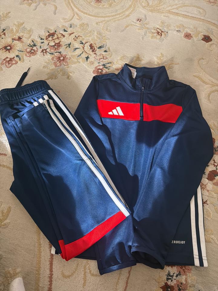 Спортивный костюм adidas