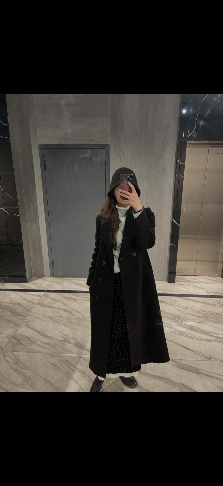 Женское длинное черное пальто