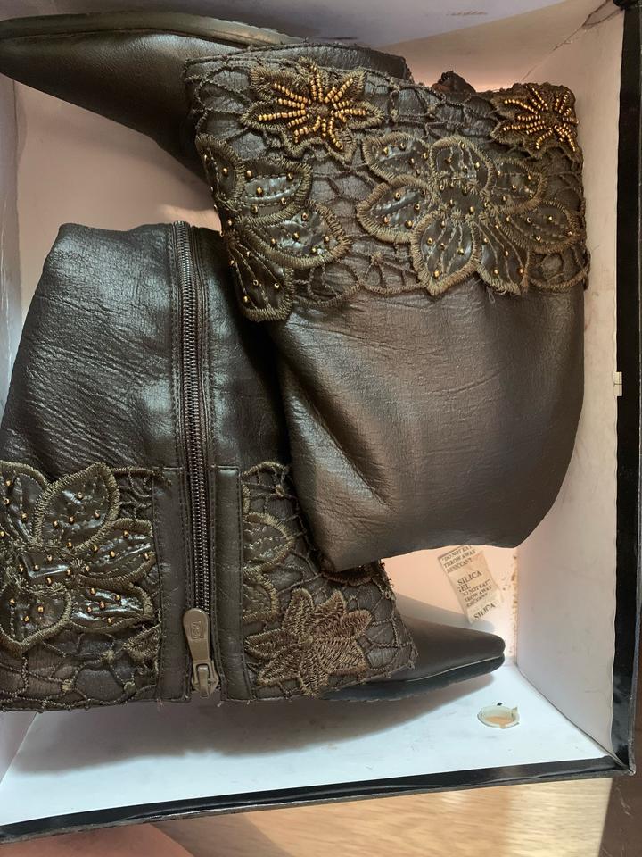 Женские кожаные сапоги