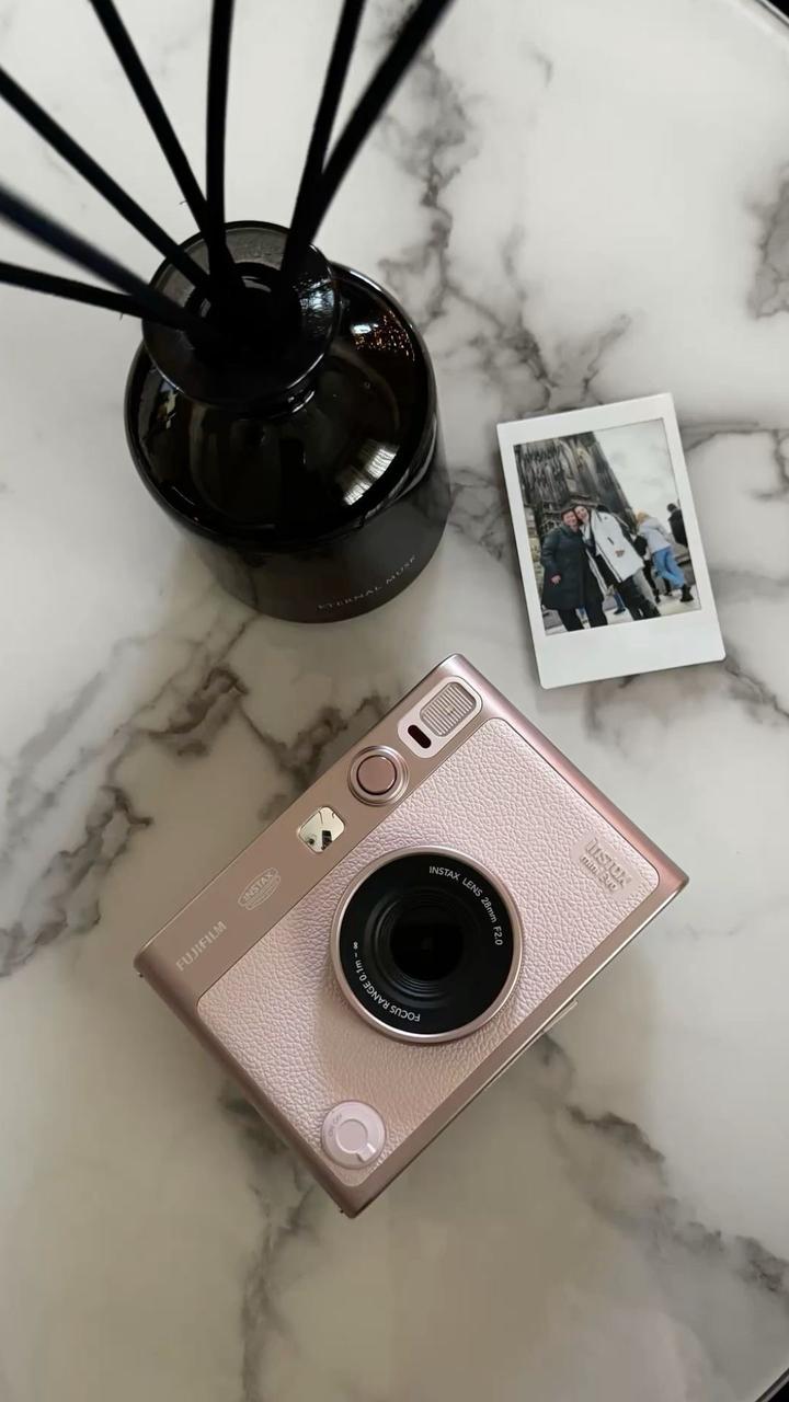 Фотоаппарат Fujifilm Instax mini Evo