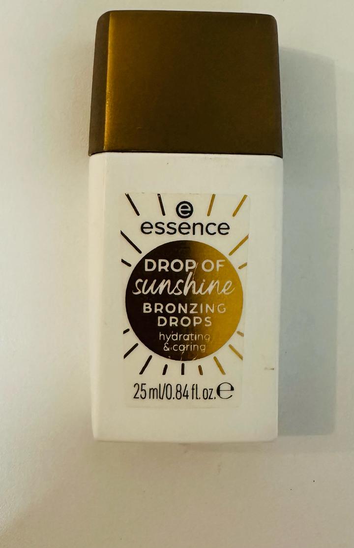 Essence жидкий бронзер.