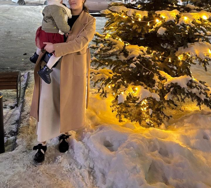 Женское бежевое пальто