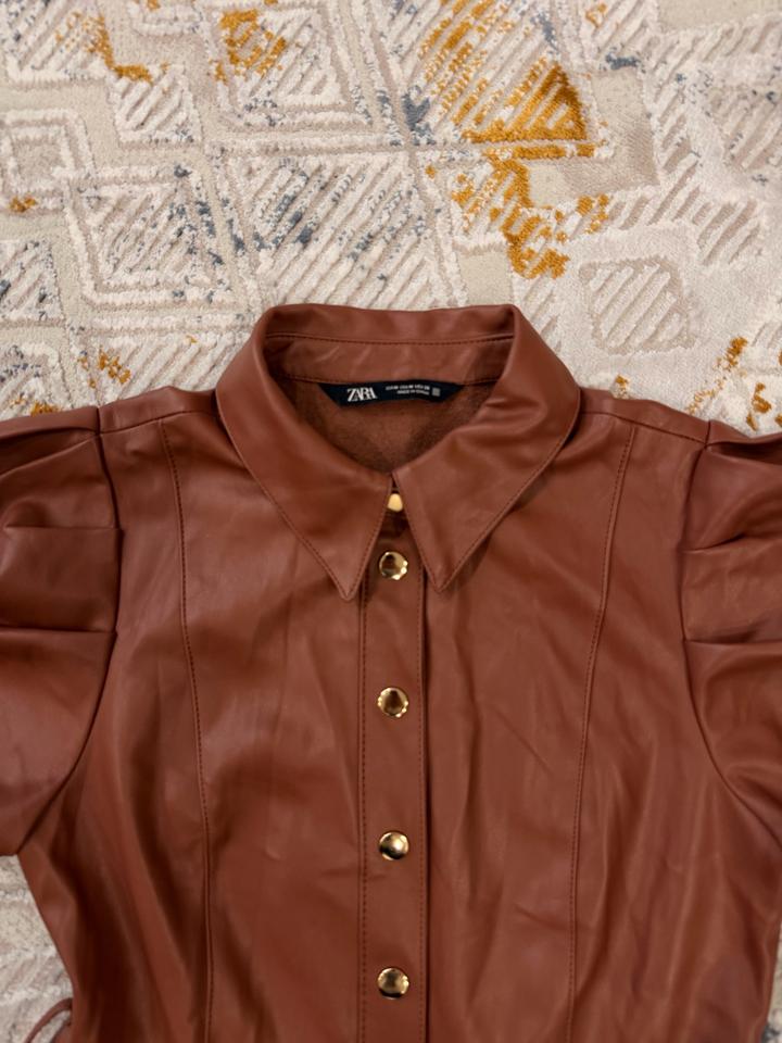 Платье ZARA из экокожи