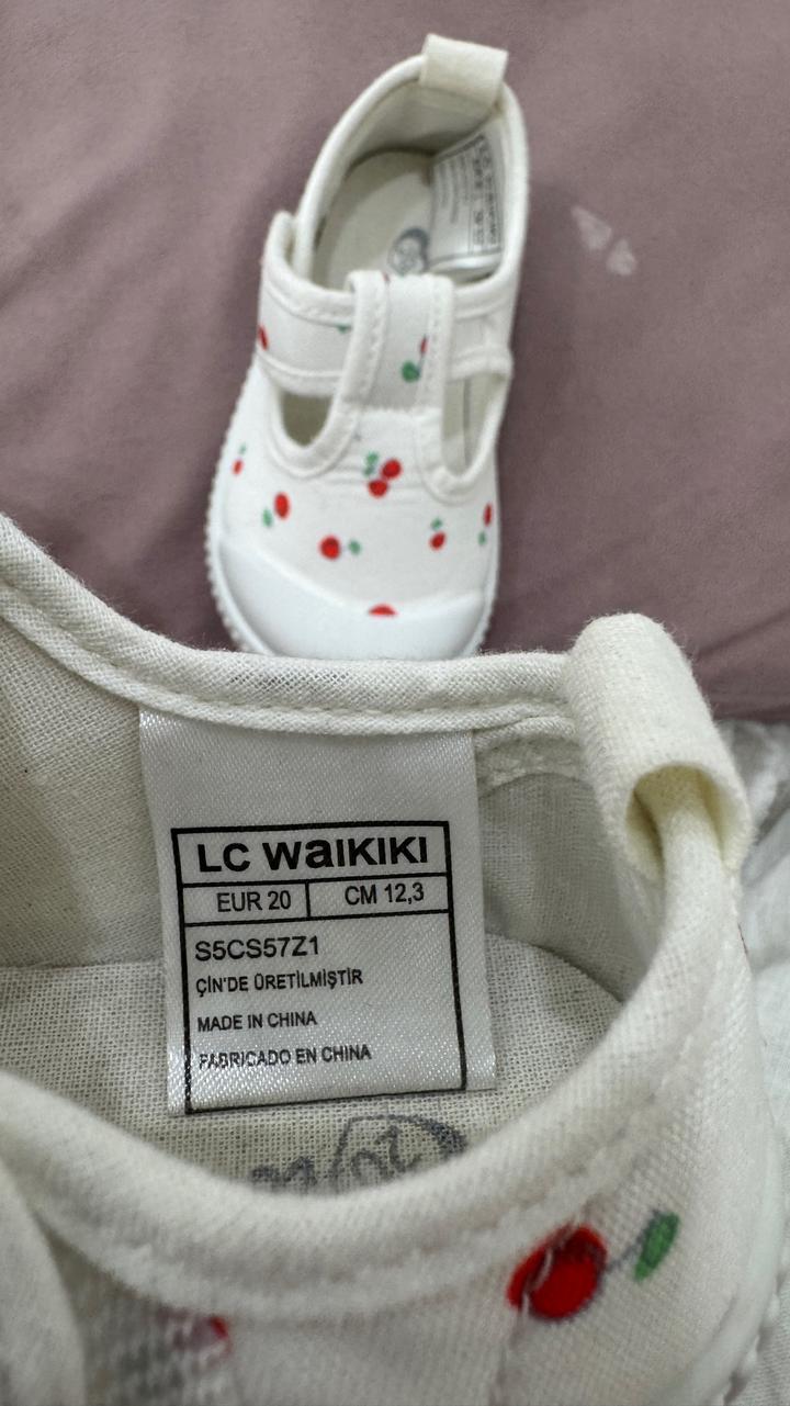 Текстильные тапочки LC Waikiki с принтом.