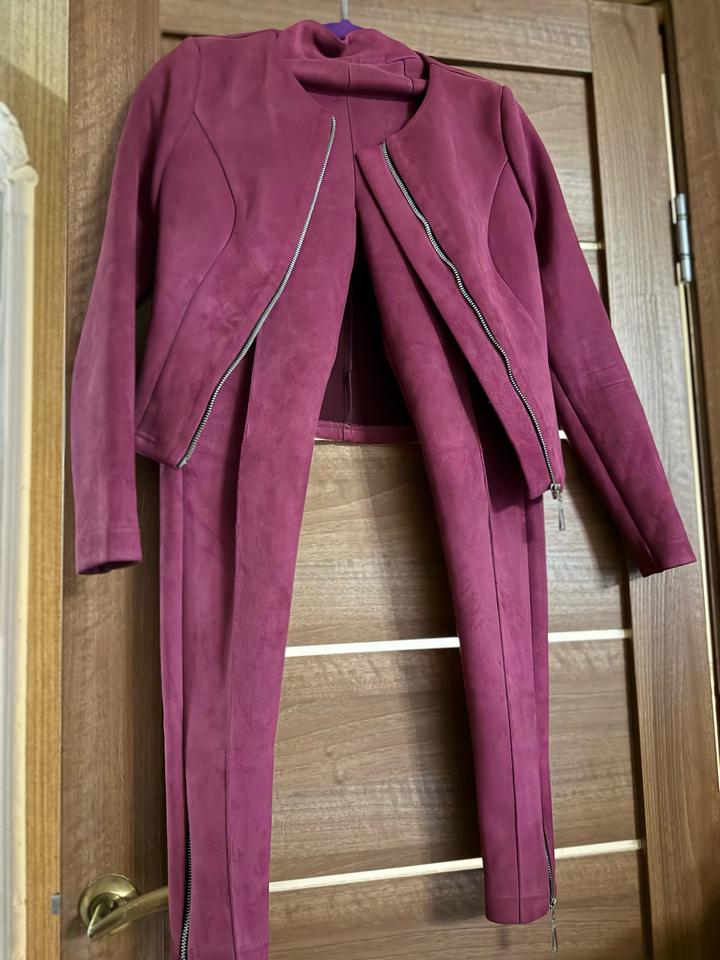 Женский костюм из замши от Libra brand
