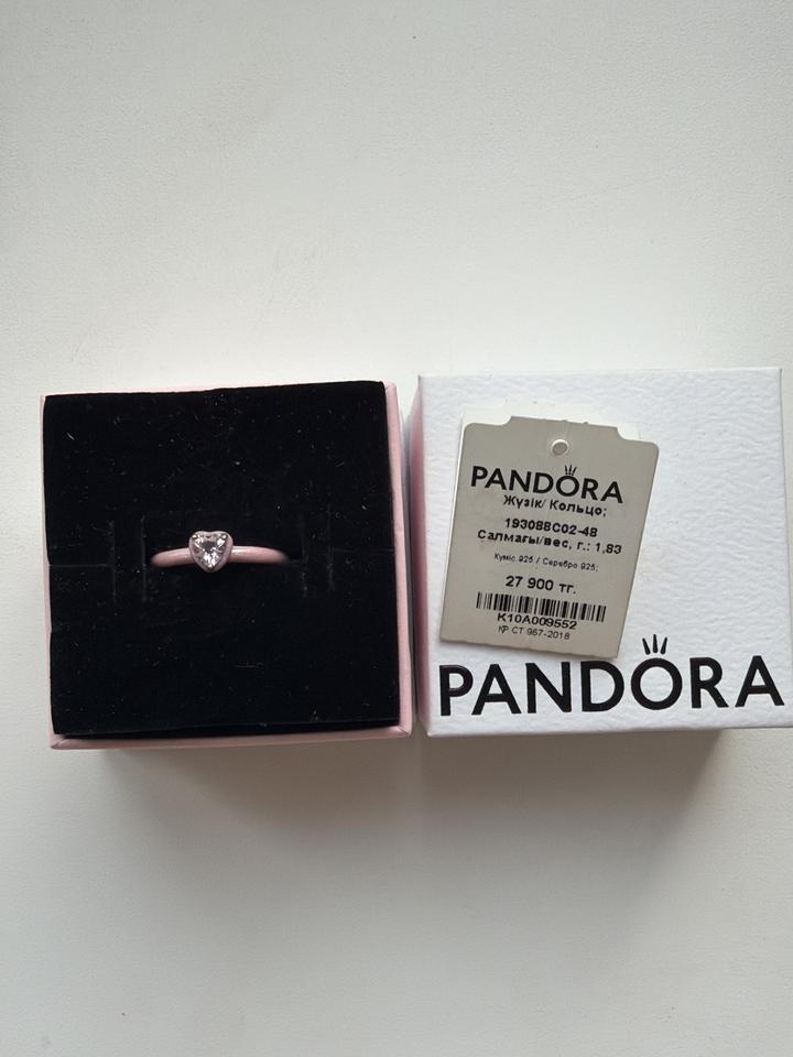 Кольцо Pandora с сердечком
