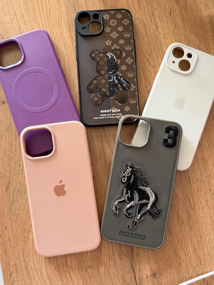 Чехлы на iPhone 14