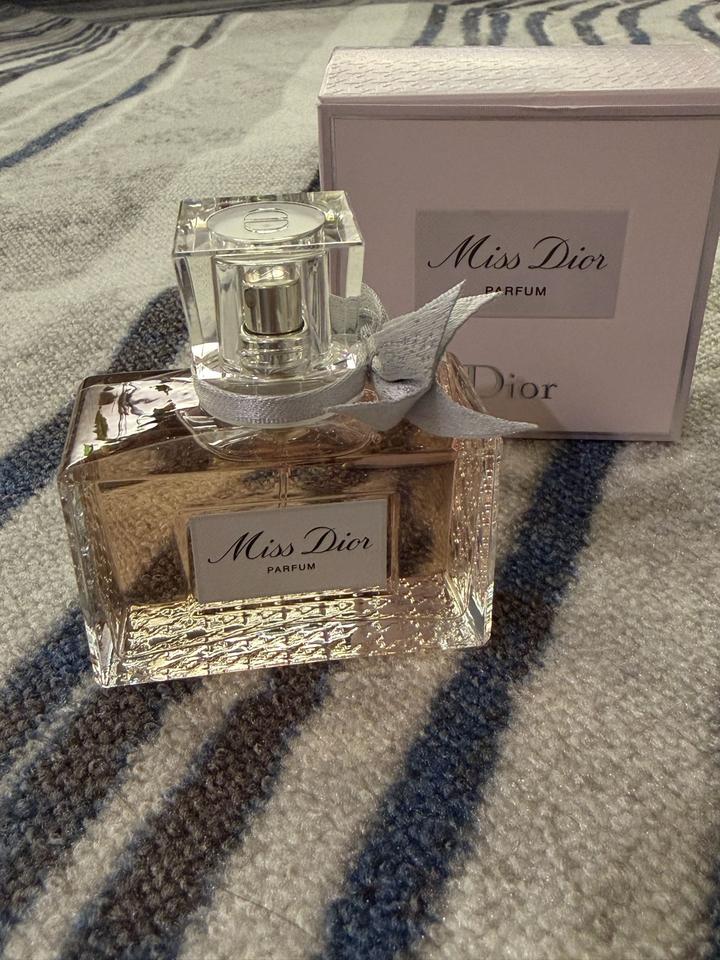 Парфюм Miss Dior