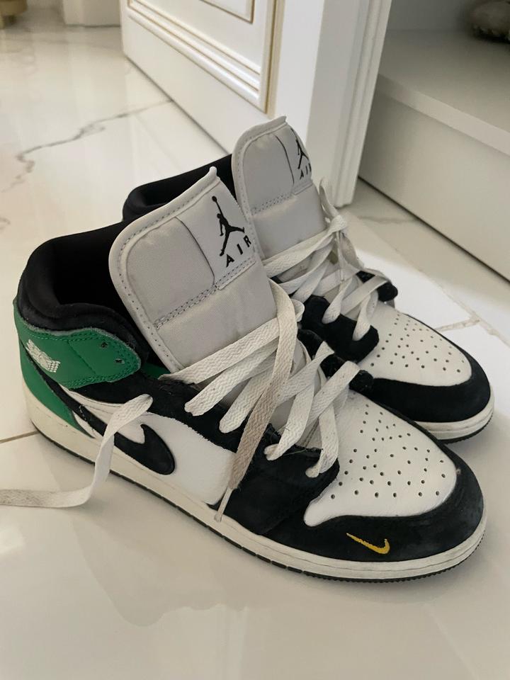 Nike Air Jordan 1 Mid SE