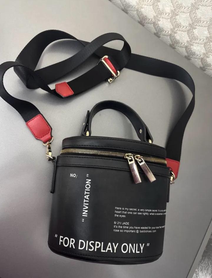 & Other stories Сумка-цилиндр в стиле Off-White