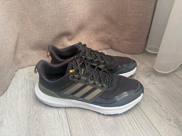 Кроссовки adidas