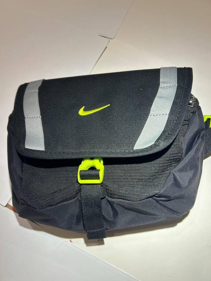 Nike поясная сумка