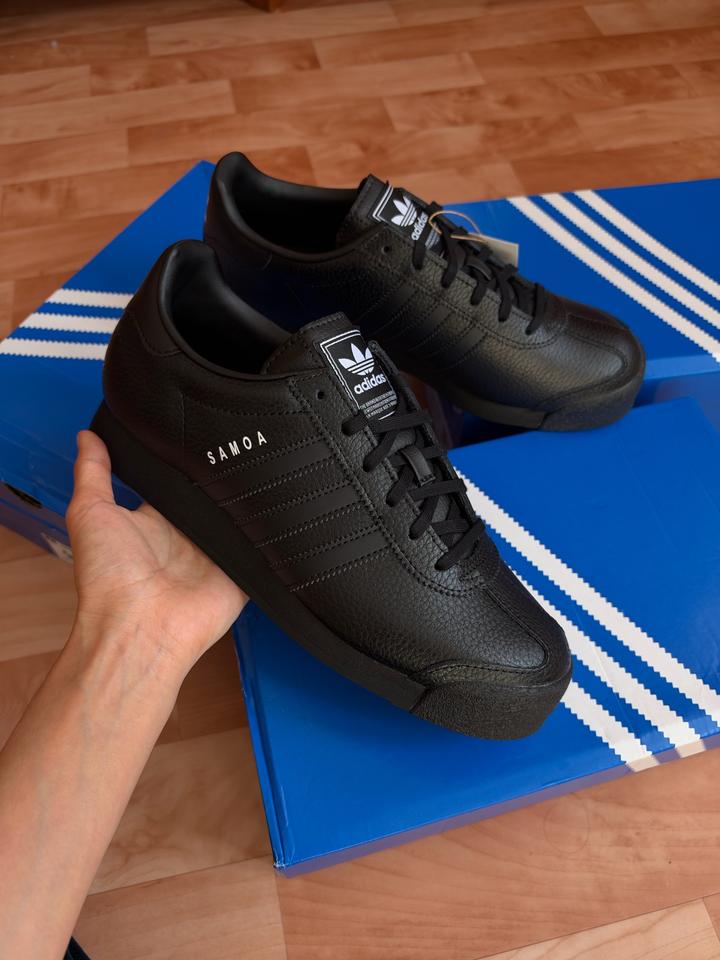 Кроссовки adidas Samoa