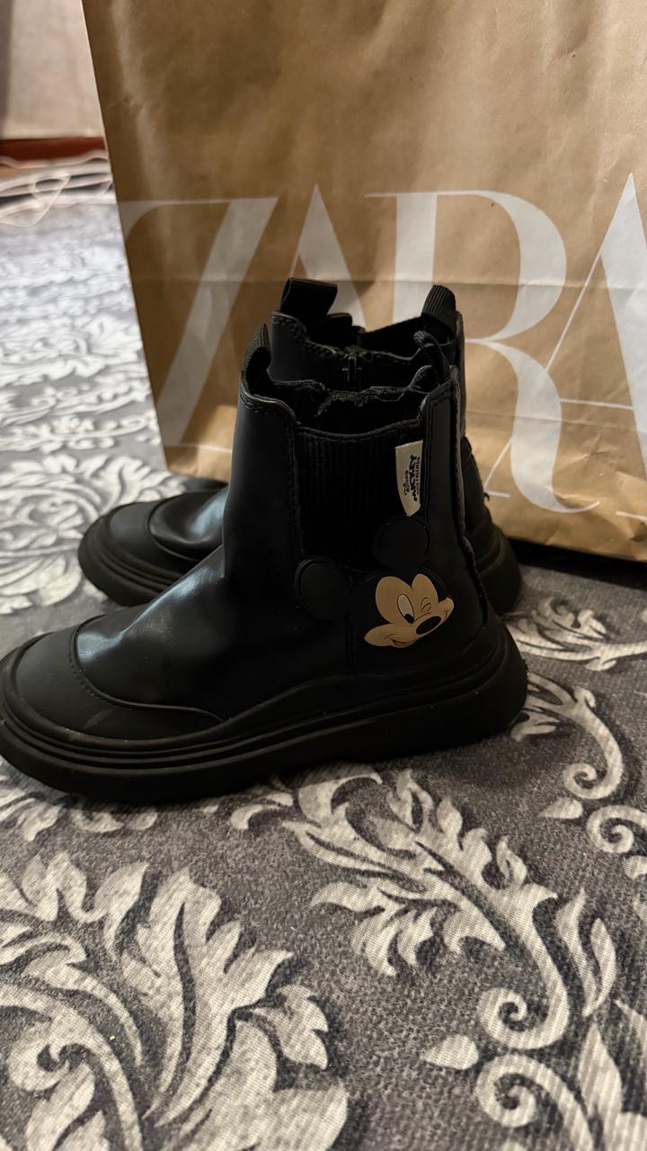 Ботинки Zara с Микки Маусом