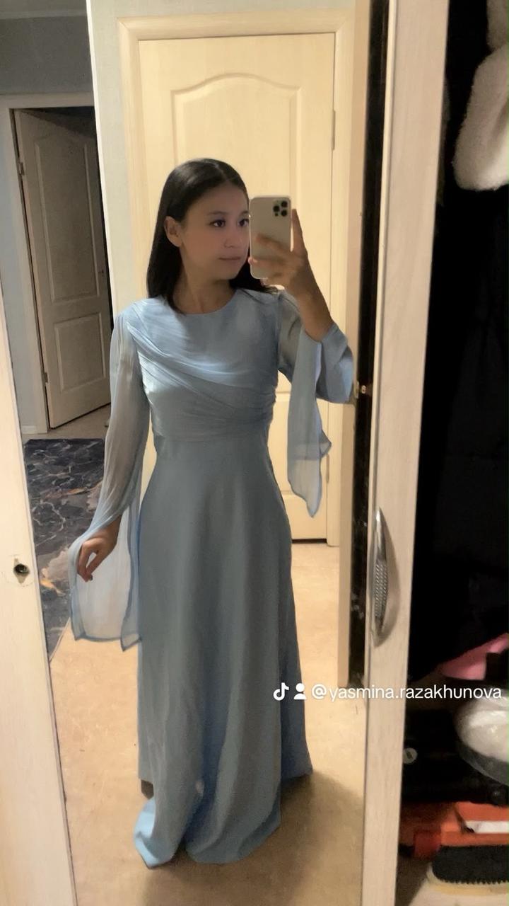 Голубое платья с каспи