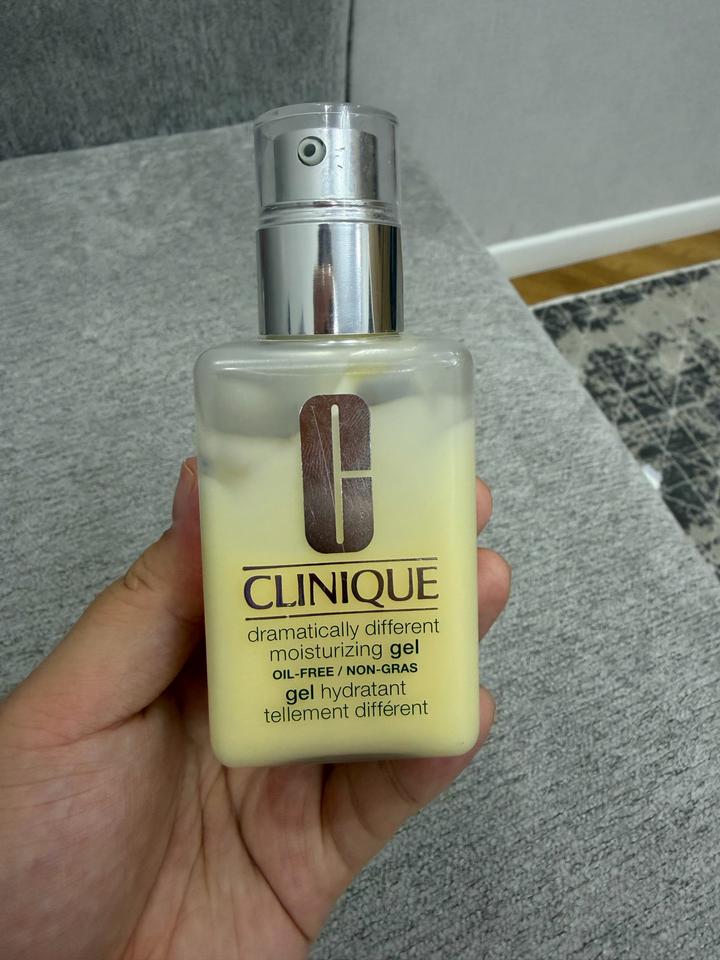 Увлажняющий гель CLINIQUE dramatically different moisturizing gel