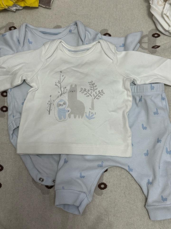 Набор одежды mothercare, бодики, штанишки, кофточка)