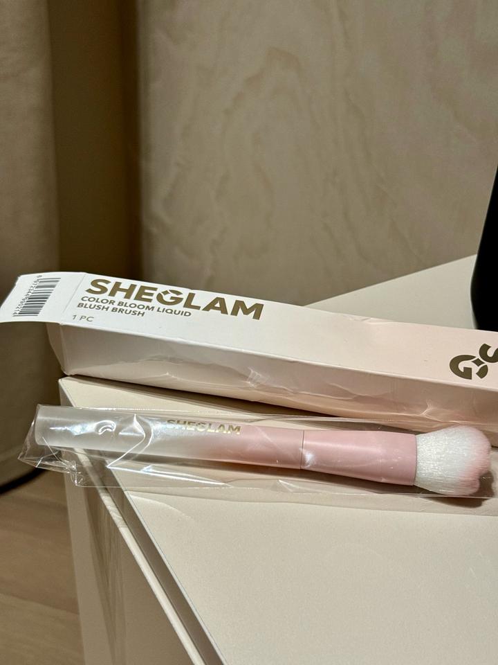 SHEGLAM кисть для макияжа