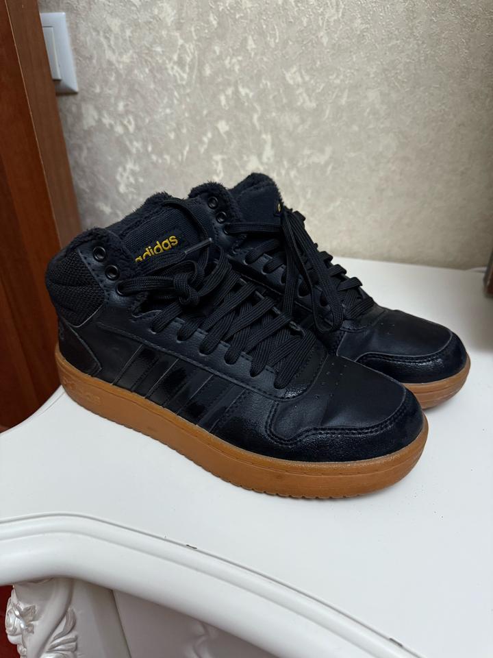 adidas кроссовки демисезонные