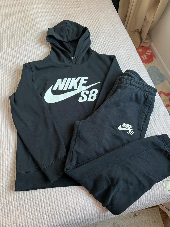 Спортивный костюм Nike SB