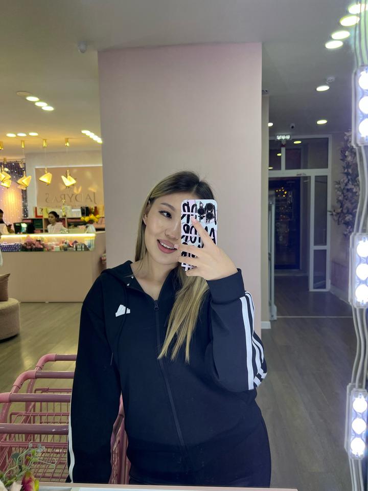 Спортивная толстовка adidas