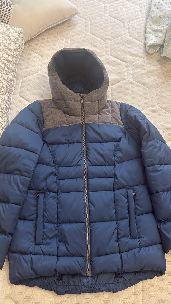 Спортивный горнолыжный костюм