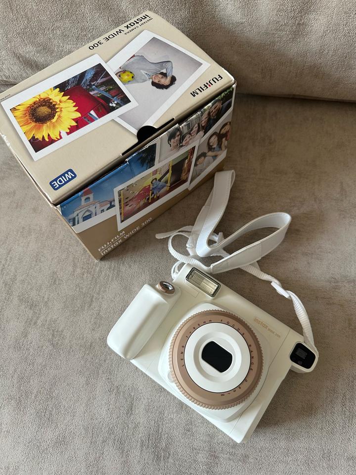 Фотоаппарат Fujifilm Instax Wide 300