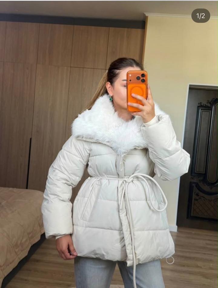 Куртка с меховым воротником