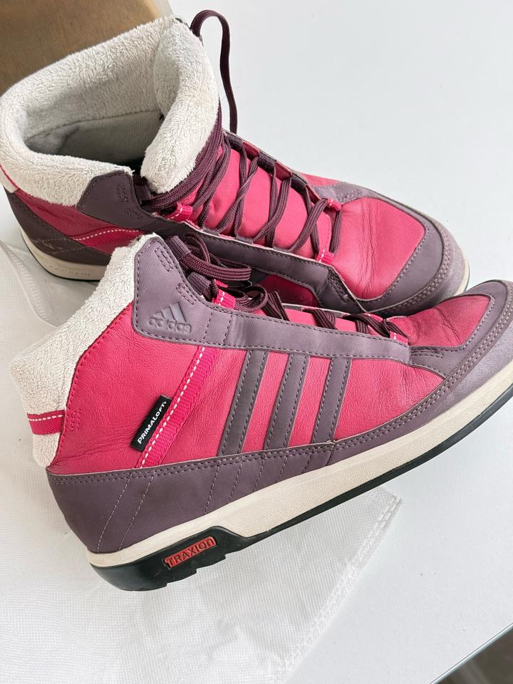 Женские ботинки adidas