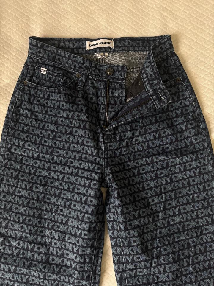Джинсы DKNY Jeans