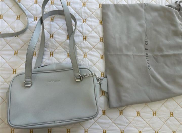 Сумка Charles & Keith