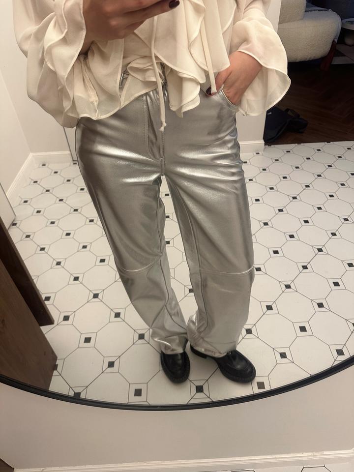 Серебрянные Bershka
