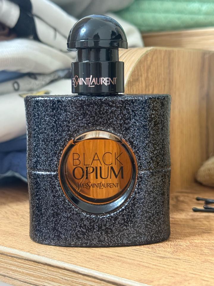 Yves Saint Laurent Black Opium