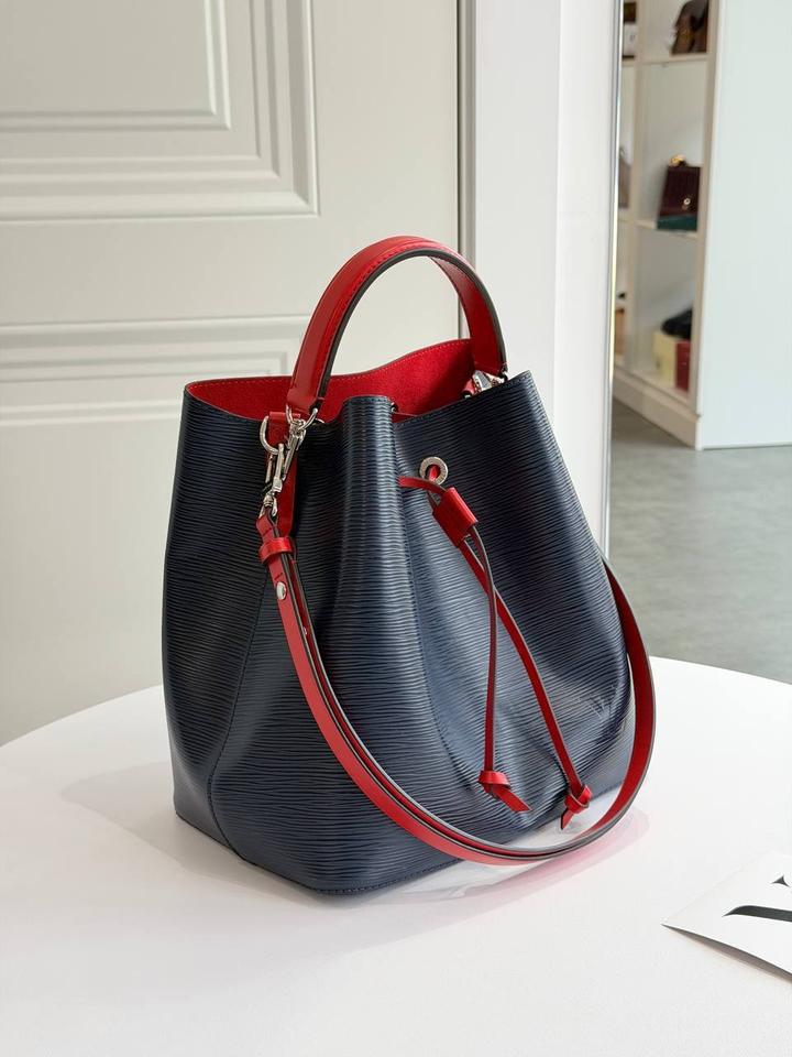Сумка-ведро Louis Vuitton