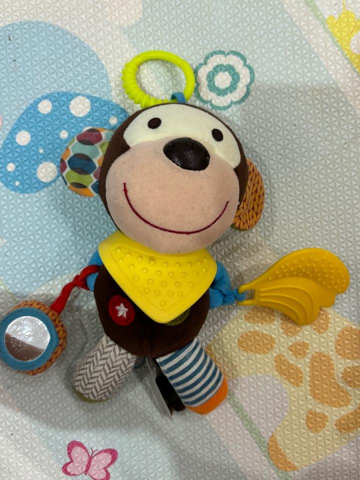 Подвесная игрушка обезьянка skk baby