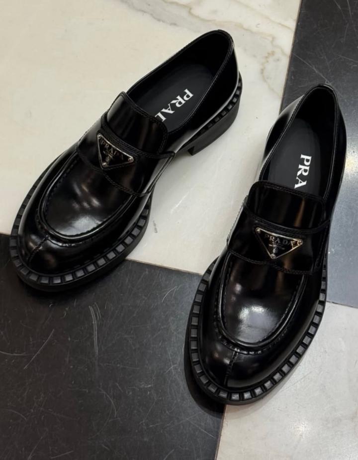 Лоферы Prada