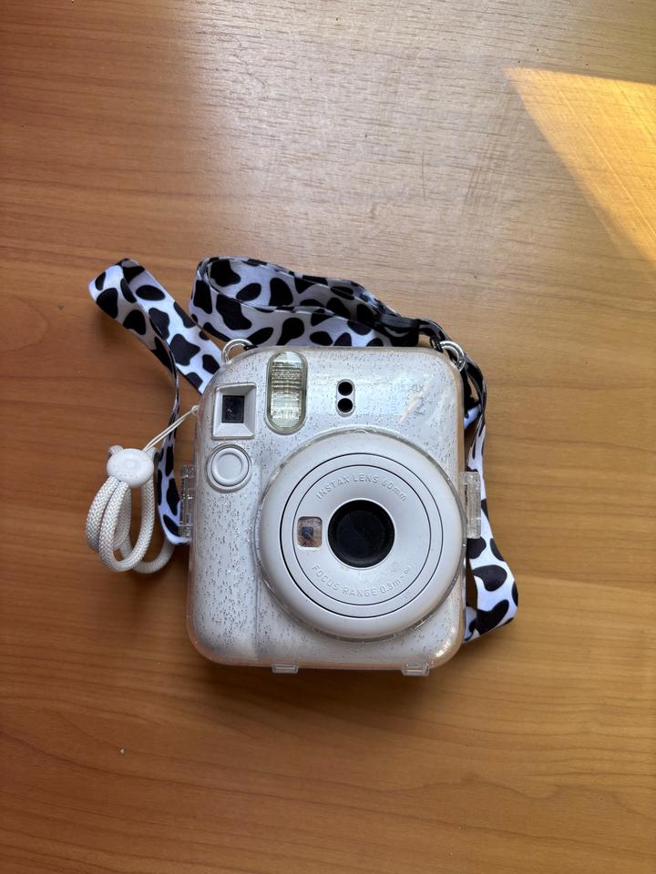 Фотоаппарат моментальной печати Fujifilm Instax Mini 12