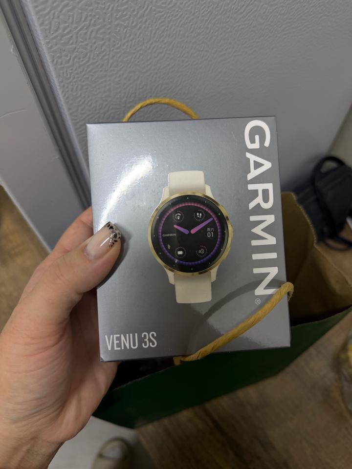 Смарт-часы Garmin Venu 3S