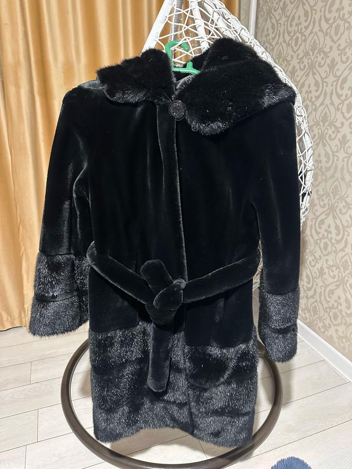 Шуба искусственный мех с капюшоном