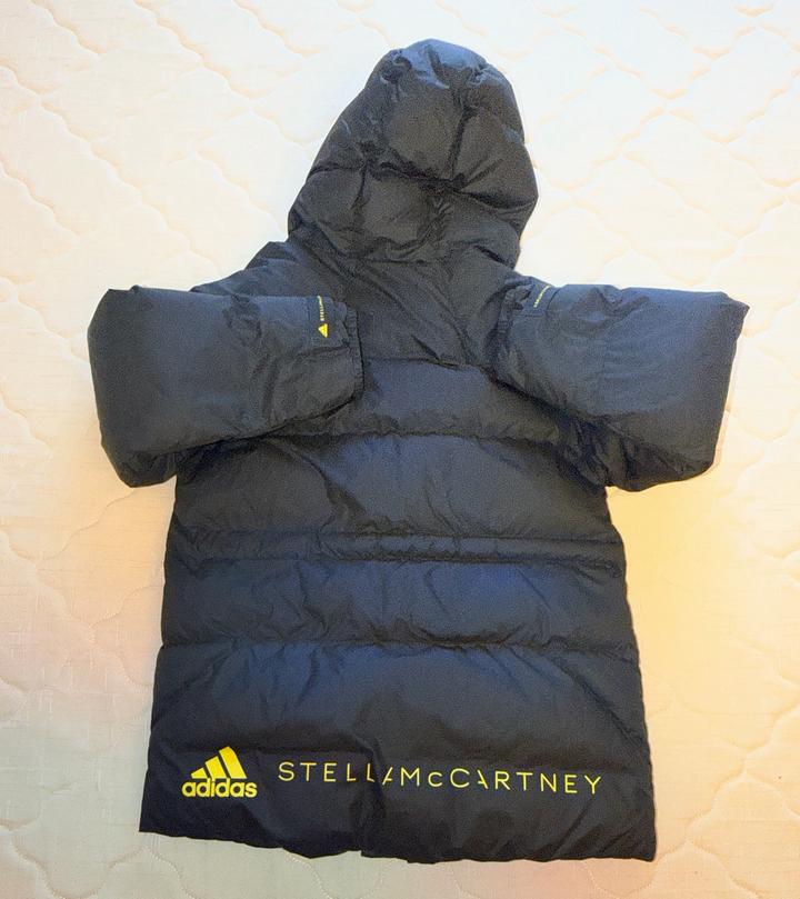 Пуховик adidas by Stella McCartney