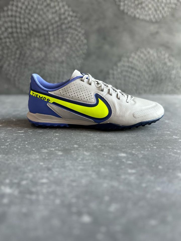 Сороконожки Nike Tiempo Lgend 9