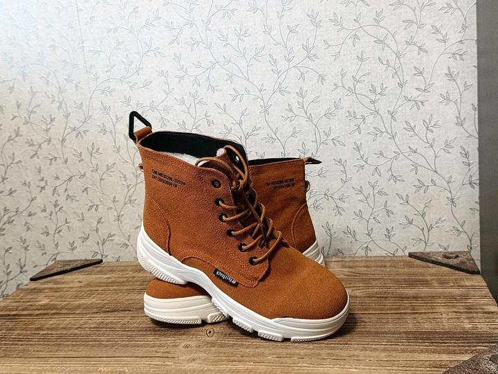 Ботинки кроссовки , нат.замша, р.37