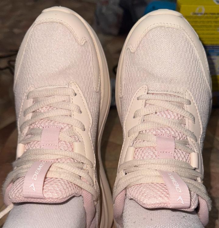 женские кроссовки Demix Compact