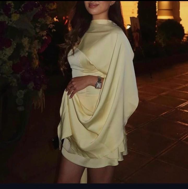 Желтое платье