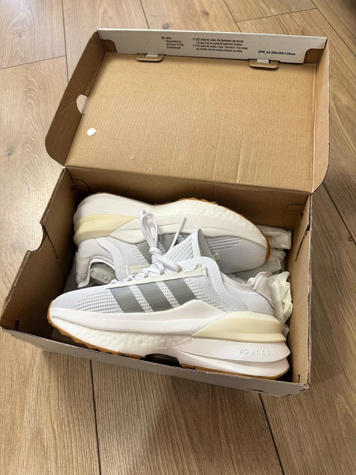 Кроссовки Adidas