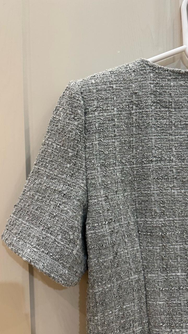 Серое платье в стиле шанель